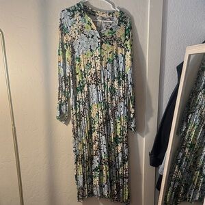 H&M Multicolor Floral Long Sleeve Dress